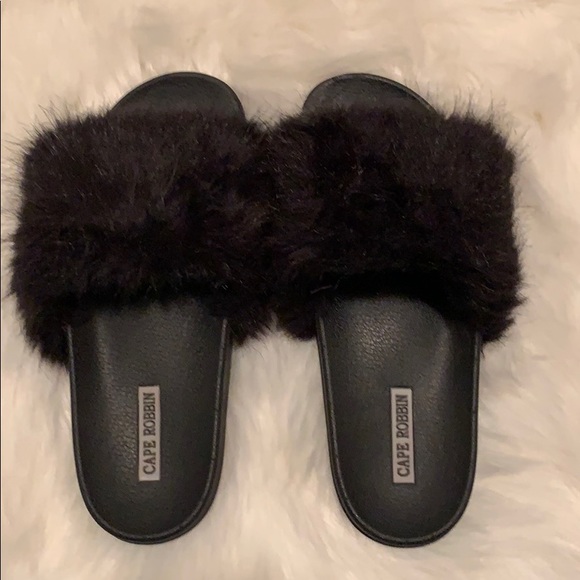 Cape Robbin Shoes - Fur slides